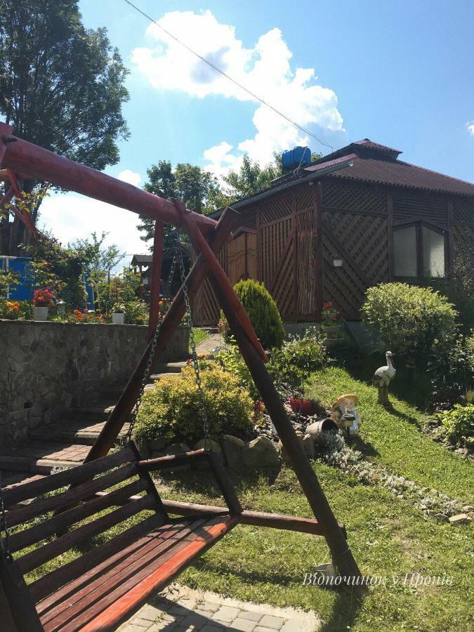 Відпочинок У Пронів 호텔 슬랍스크 외부 사진